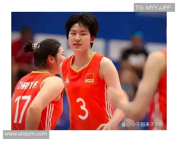 她才是中国女排强力接应！1.96米暴力副攻有力气有弹跳，或改接应